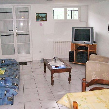 Appartement Charmant A Breuillet Avec Jardin Spacieux Exteriör bild