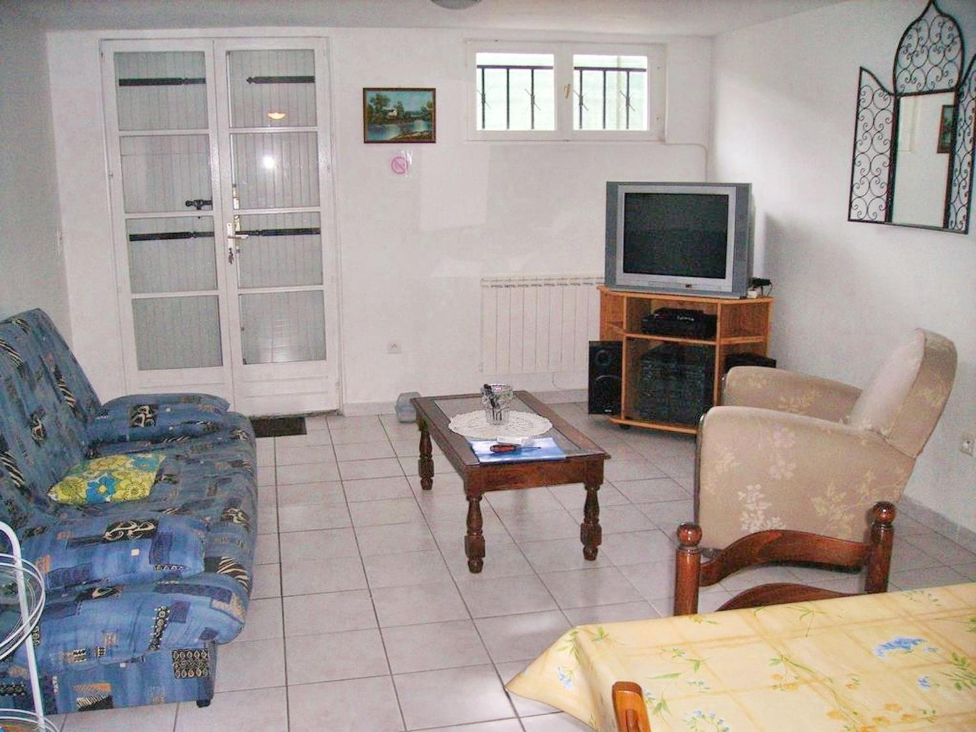 Appartement Charmant A Breuillet Avec Jardin Spacieux Exteriör bild