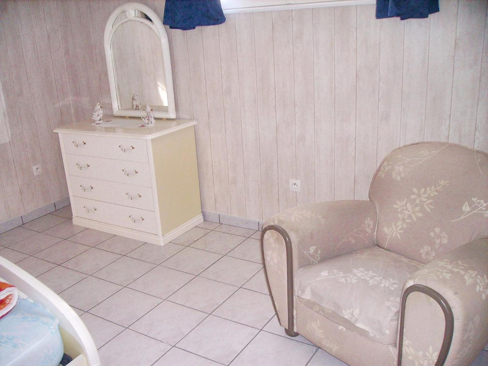 Appartement Charmant A Breuillet Avec Jardin Spacieux Exteriör bild